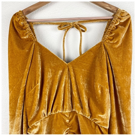 NWT MinkPink Meknes Gold Velvet Ruched Mini Dress Size Medium - Picture 7 of 13